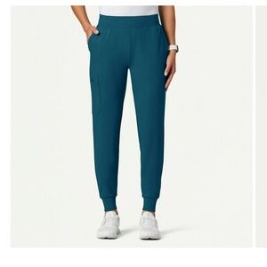 Jaanu Rubi Slim Scrub Jogger